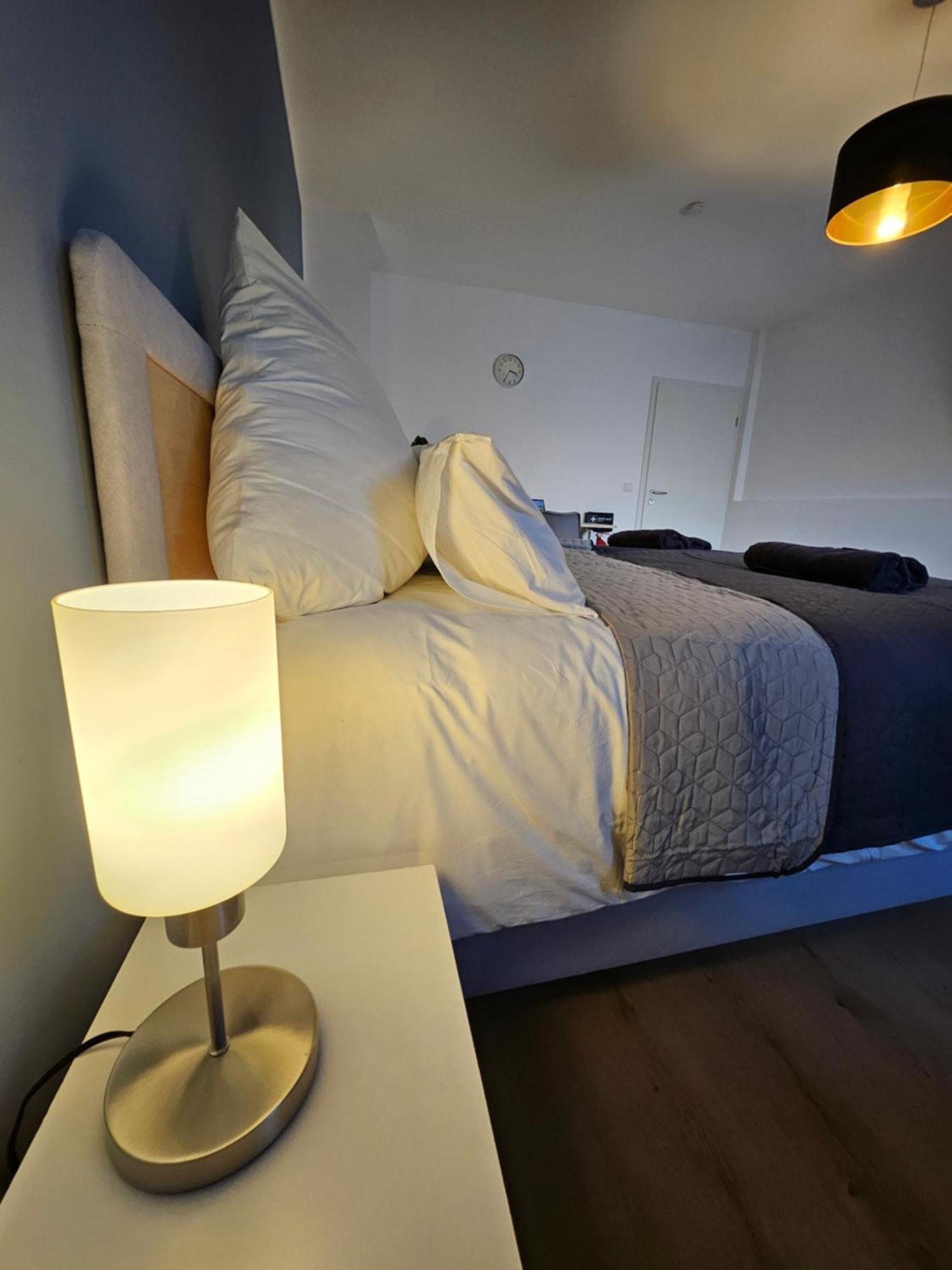 Modern Homes - Voll Ausgestatte Wohnung - Balkon - Hotelbetten - 4K Tv - Wlan Moers Exterior foto