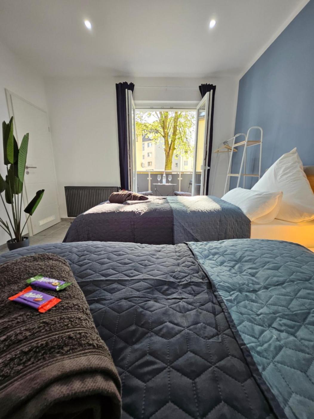 Modern Homes - Voll Ausgestatte Wohnung - Balkon - Hotelbetten - 4K Tv - Wlan Moers Exterior foto